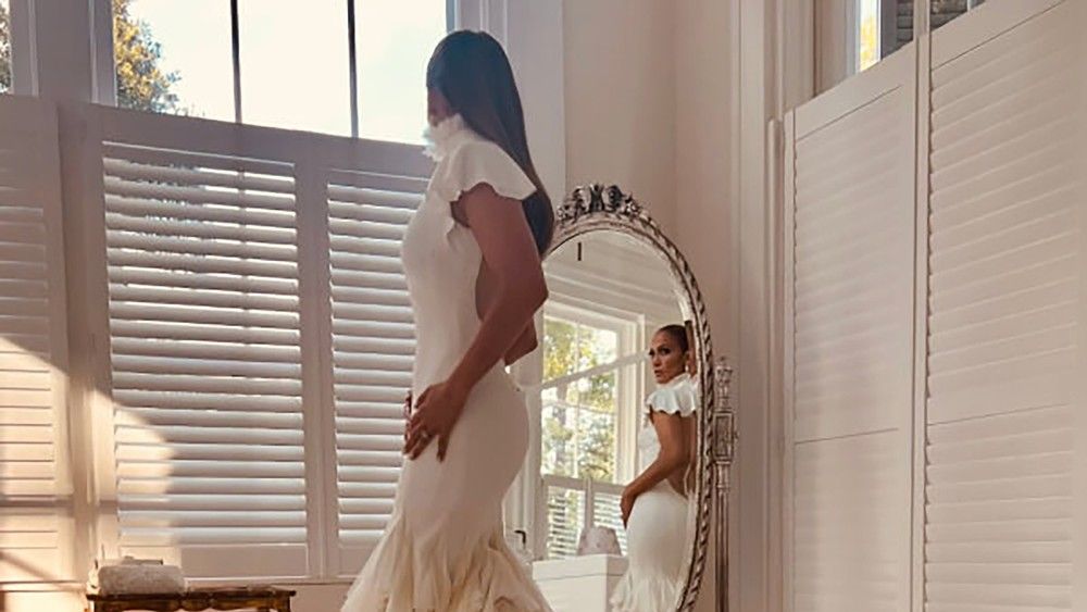 Jennifer Lopezová oblékla na druhé svatbě hned troje šaty od Ralpha Laurena